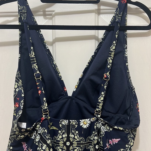 New! Aguabendita floral one piece swimsuit - Picture 5 of 7